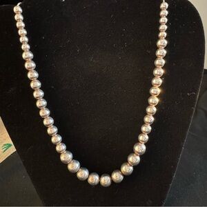 Sterling Silver Graduated Bead Necklace 18” 51g